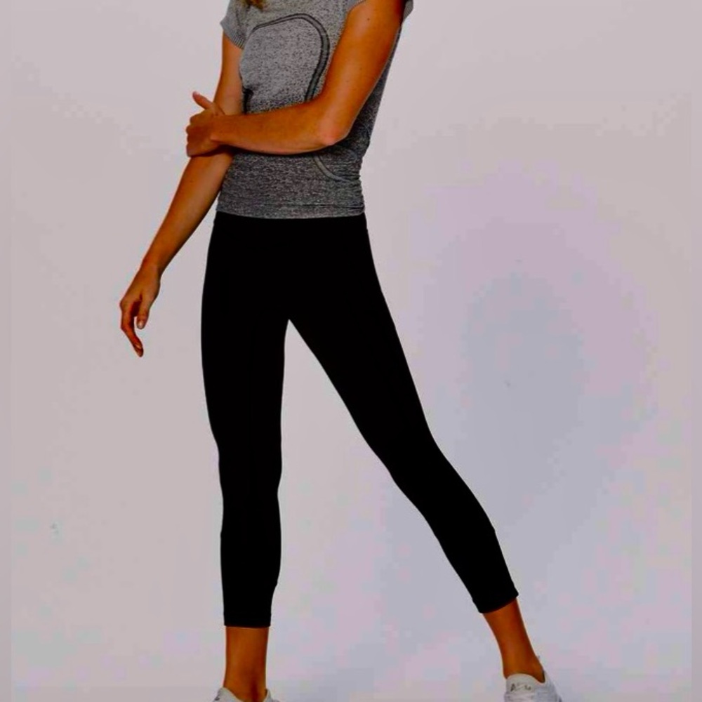 * Lululemon All The Right Places Crop Leggings SZ 4 *